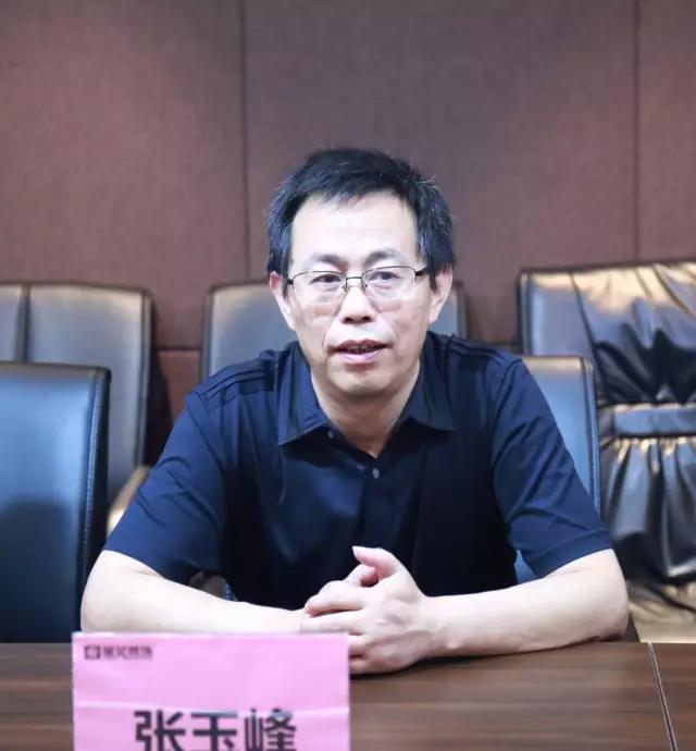 中国建筑装饰协会研究会会长张玉峰一行莅临星艺集团考察调研